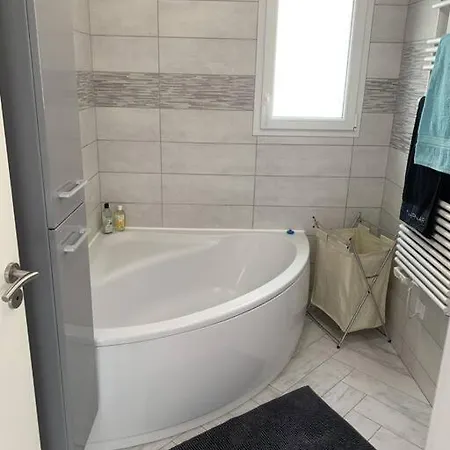 : Maison Toute Equipee Сasa de vacaciones Ecouves